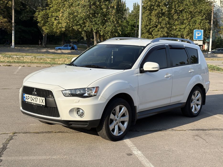 Mitsubishi Outlander XL  2,4 4WD 2010