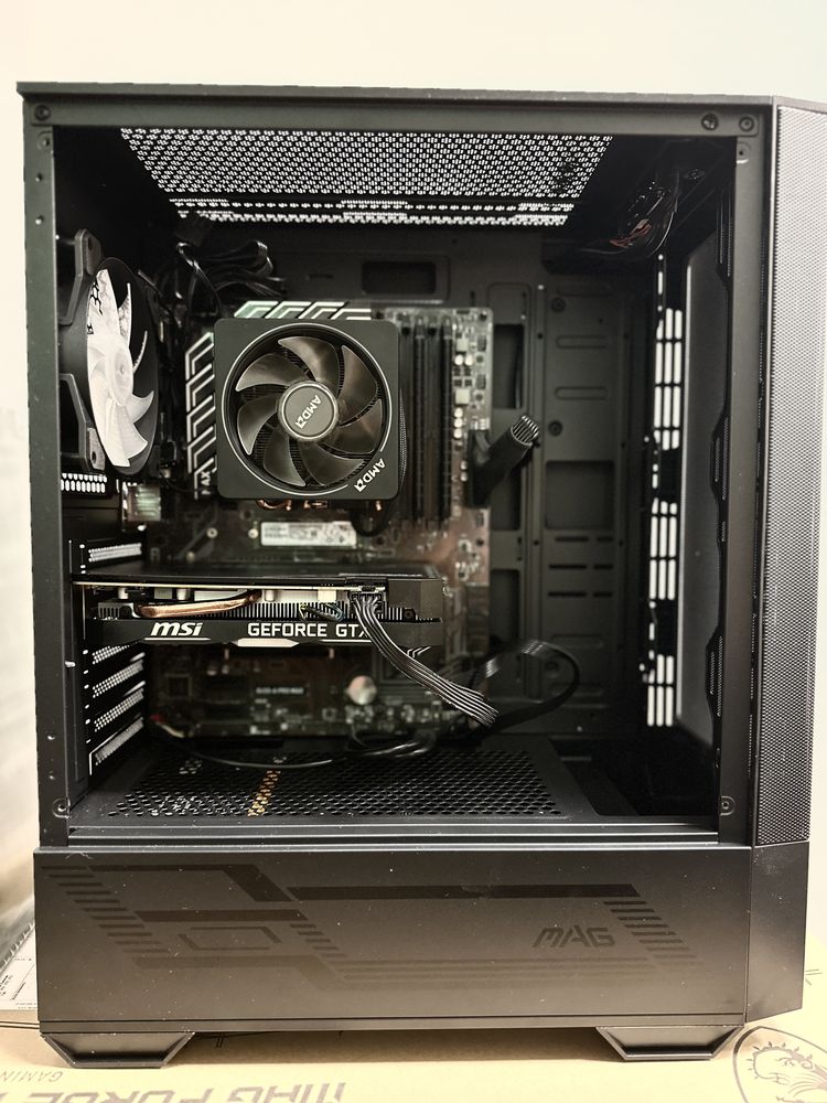 Komputer gamingowy AMD Ryzen 7 3700X - GTX 1660