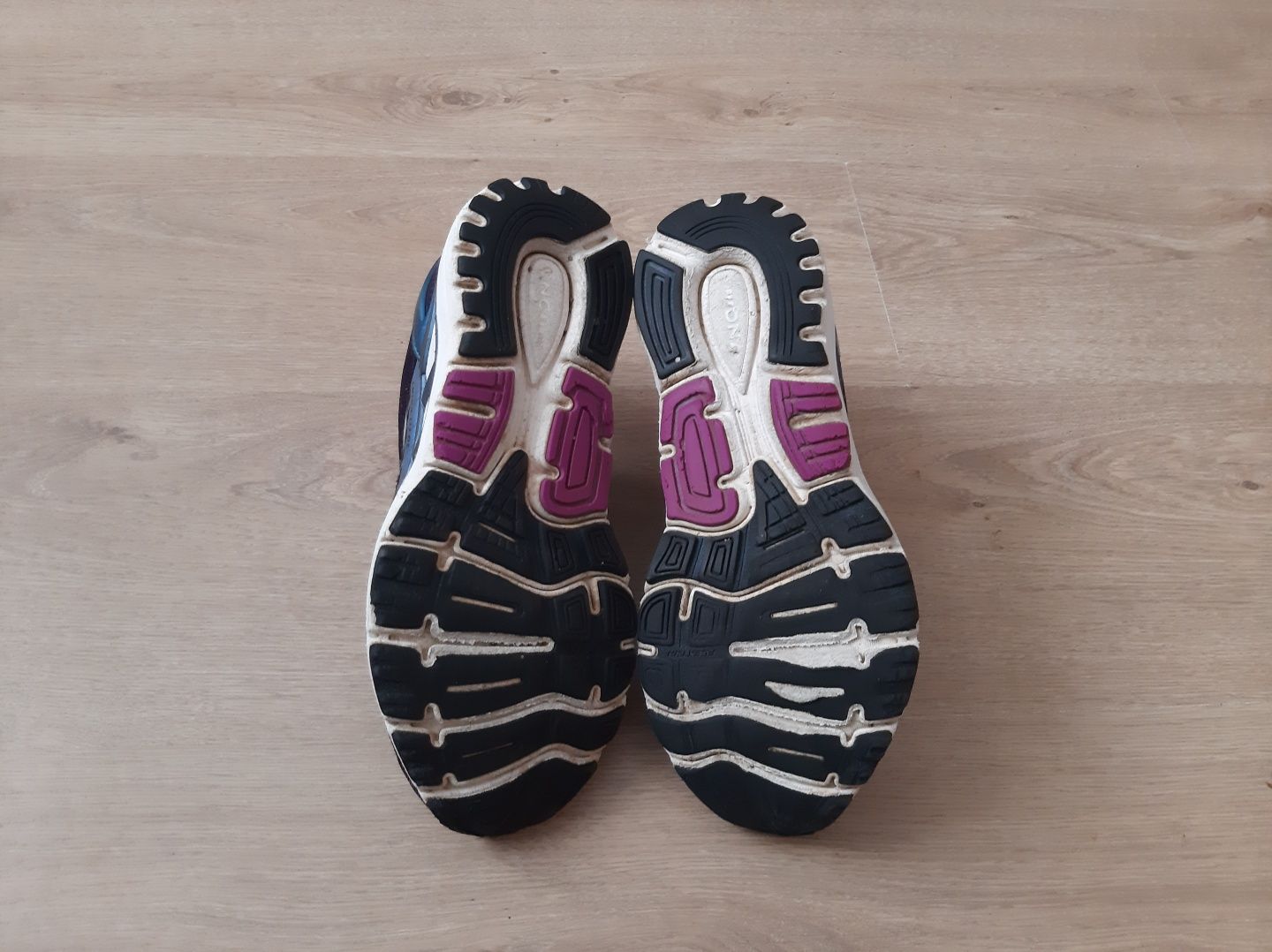 Женские кроссовки Brooks transcend 5 оригинал