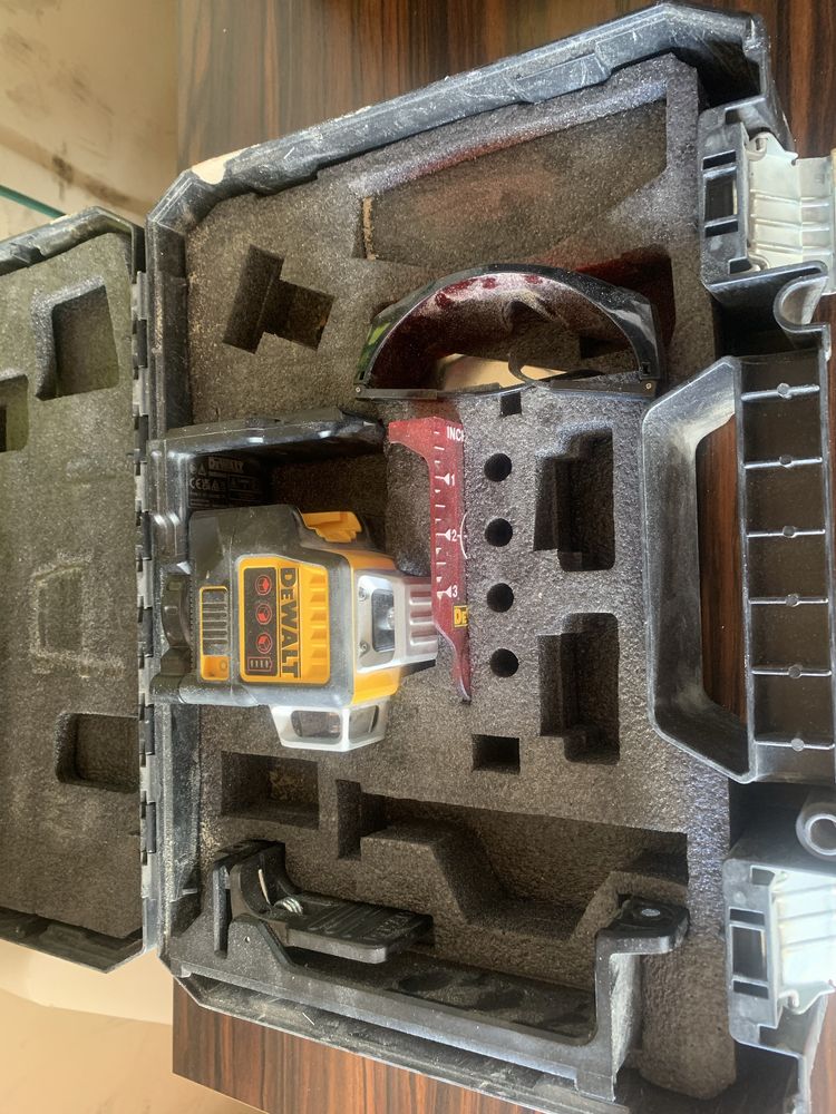 Laser DeWalt Dce 089r czerwony bdb 2 x baterie ładowarka szkrzynia
