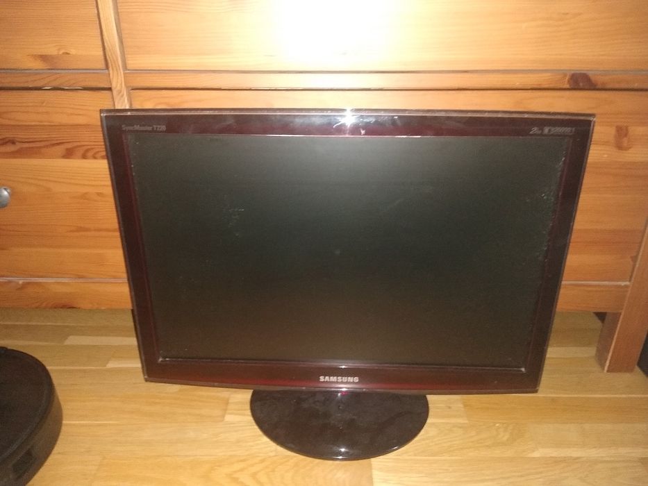 Samsung Syncmaster T220 monitor LCD 22 cale stan bardzo dobry !