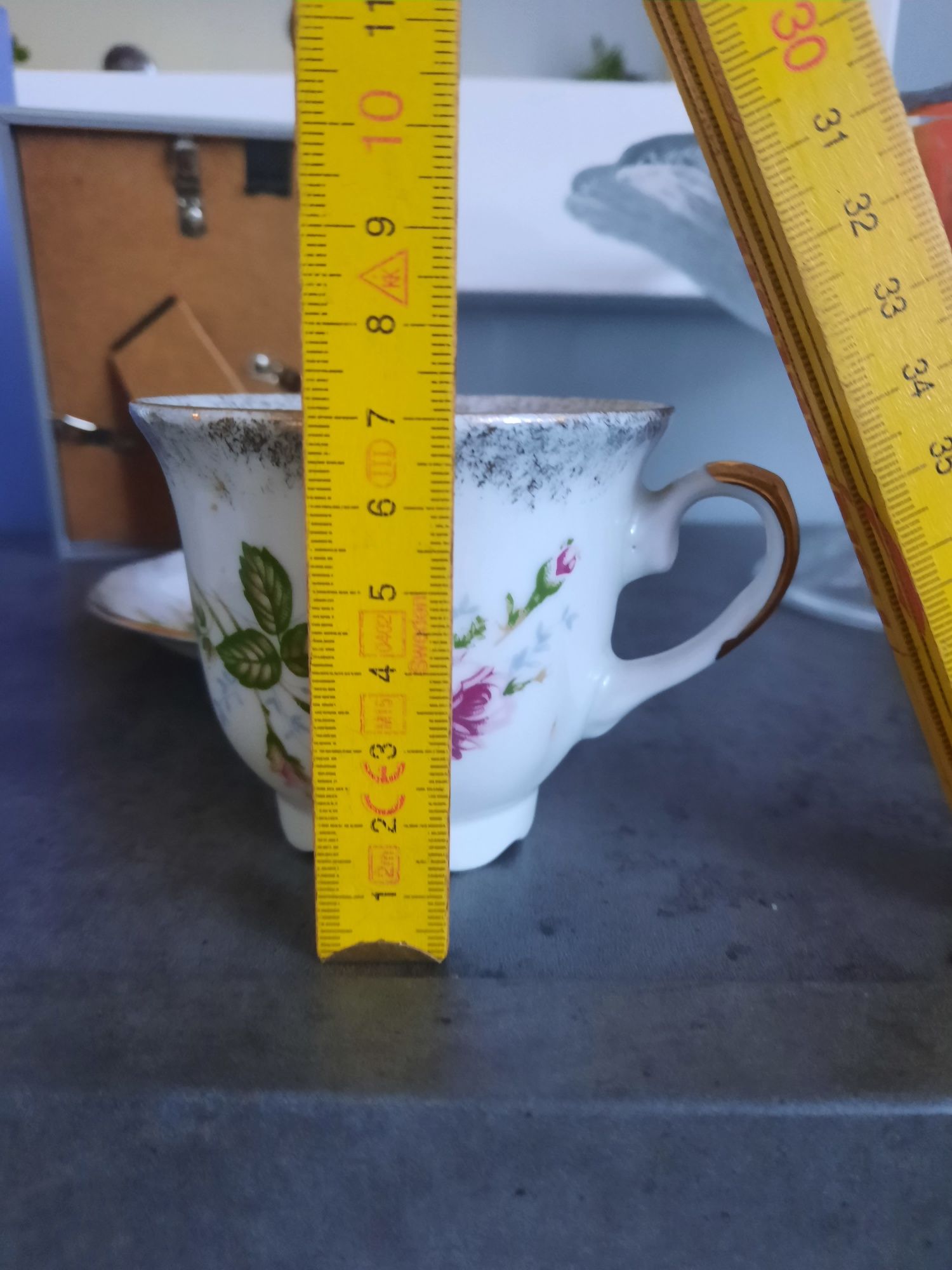 Chodzież porcelanowe filiżanki z talerzykami prl