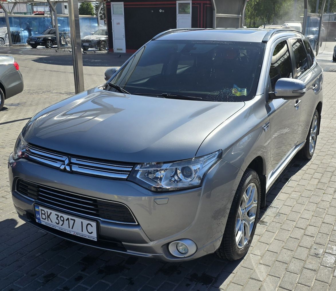 Mitsubishi Outlander PHEV 2013 ГАЗ