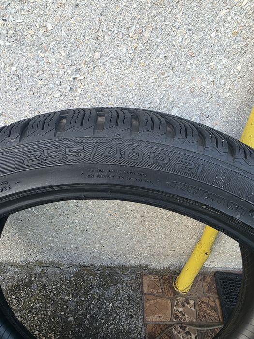 Шини 285/40 R21 255/40R21 Tesla колеса