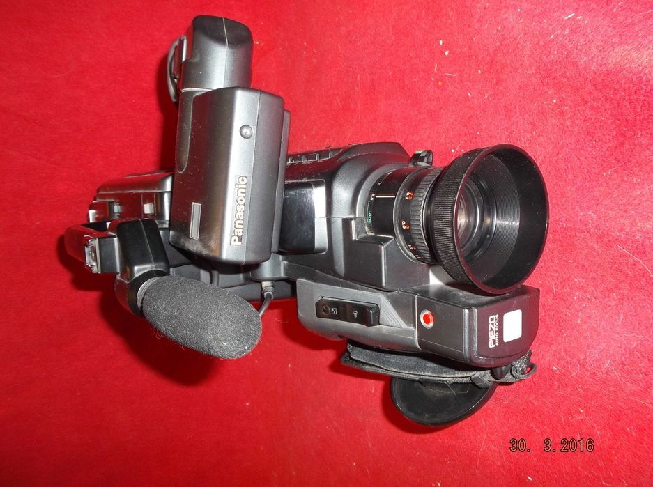 Видеокамера  VHS Panasonic M25