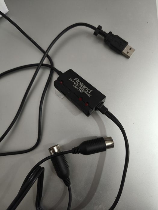 Interface Midi Roland UM-ONE