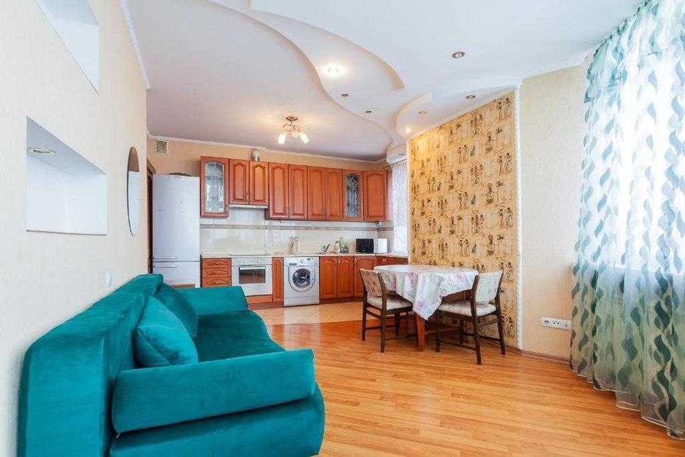 2к ЛЮКС біля метро Дарниця, новий будинок, 6 спальних місць, подобово