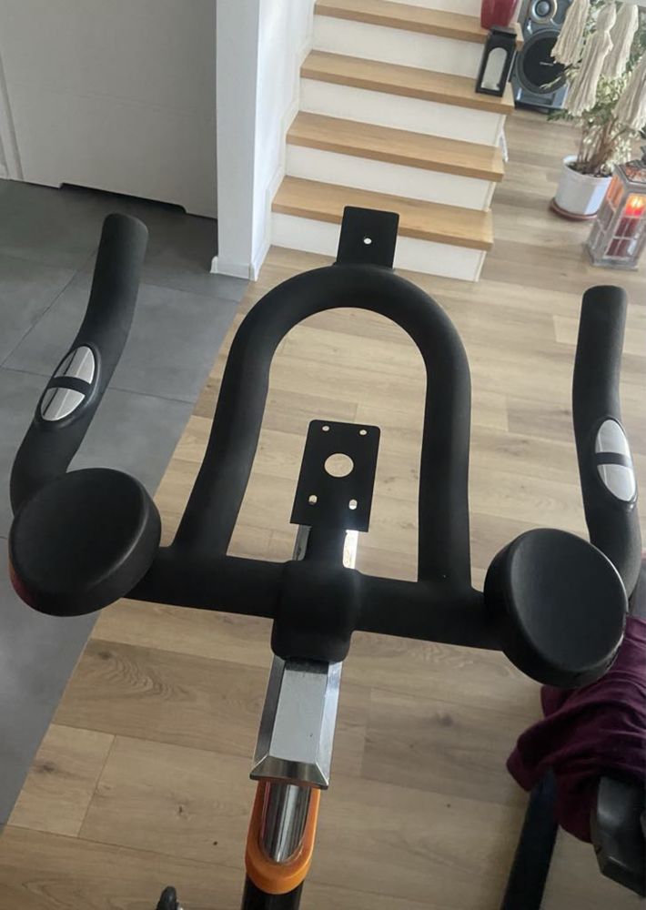 Rowero spiningowy stacjonarny