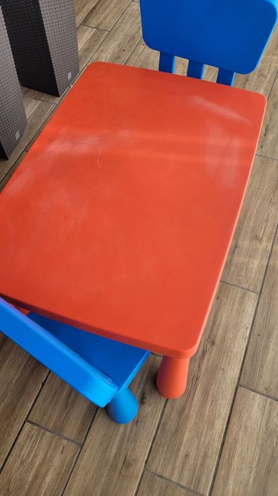 Stolik dla dzieci IKEA Mamut + krzesła dla dzieci