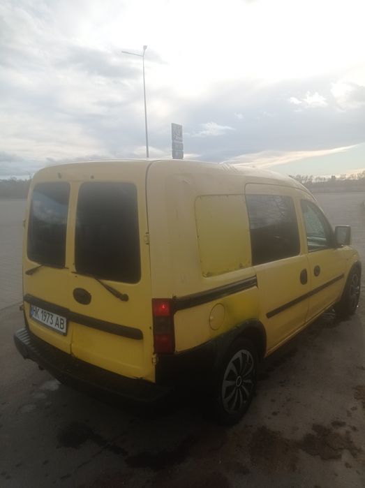 Опель комбо 2011 рік