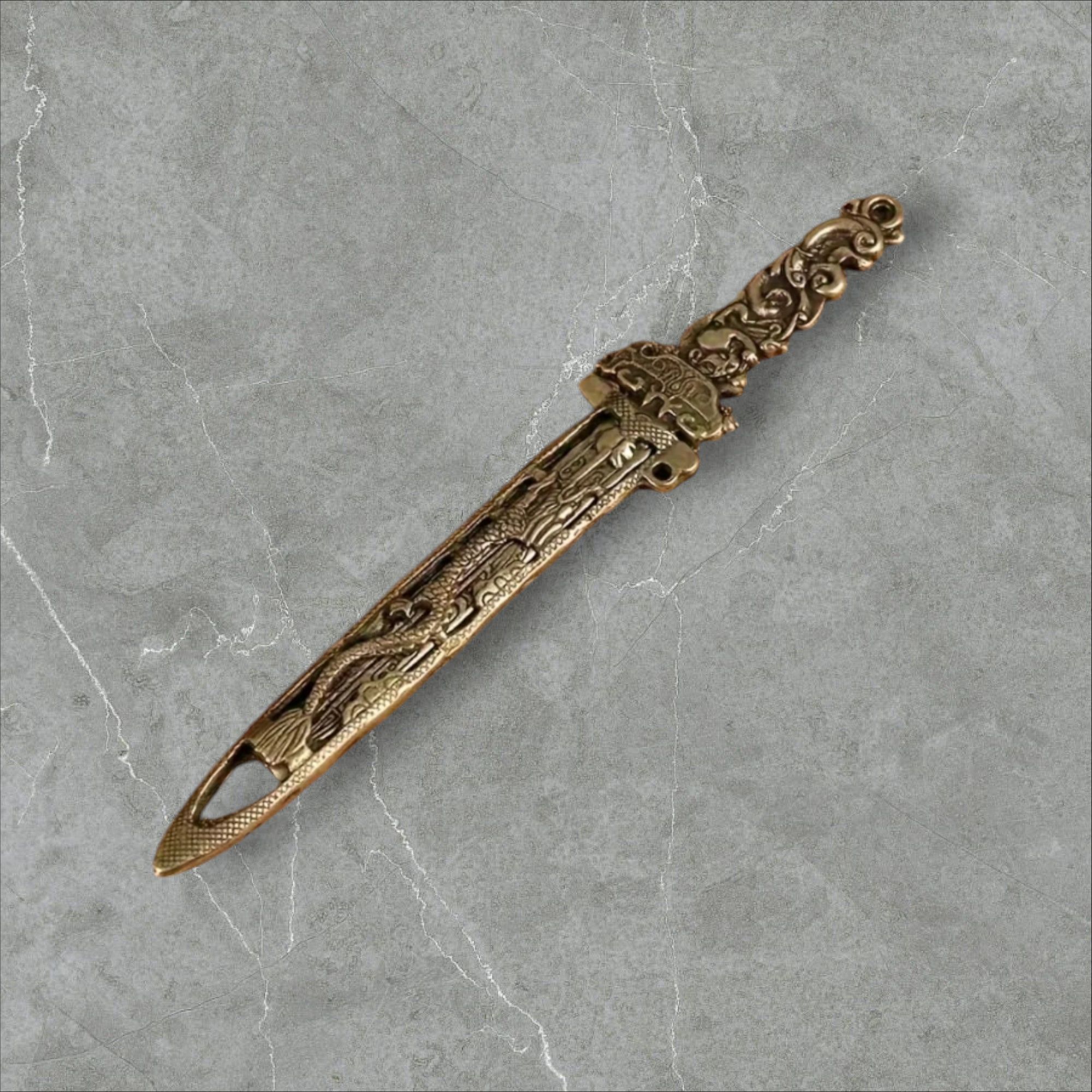 Espada em Metal com Baínha