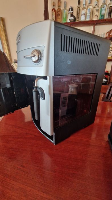 Ekspres do kawy DeLonghi Magnifica
