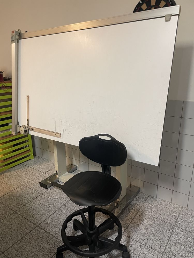 Estirador (com cadeira de trabalho elevatória incluida )
