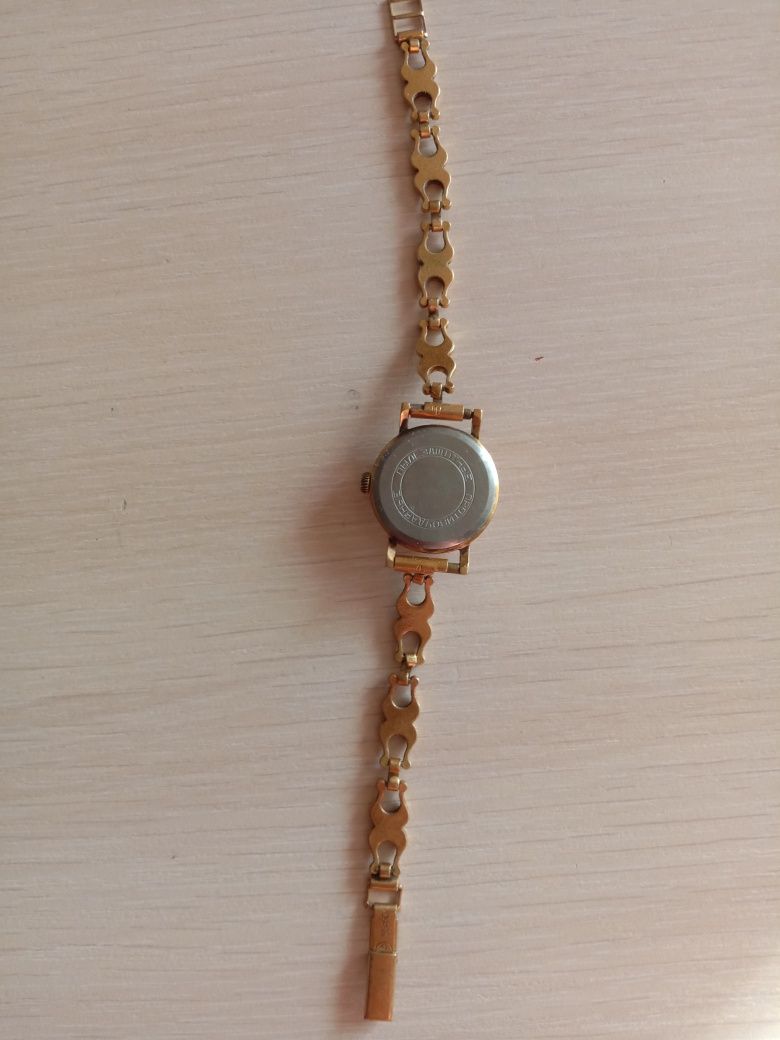 Наручные часы Заря,Луч (1950-2004г)