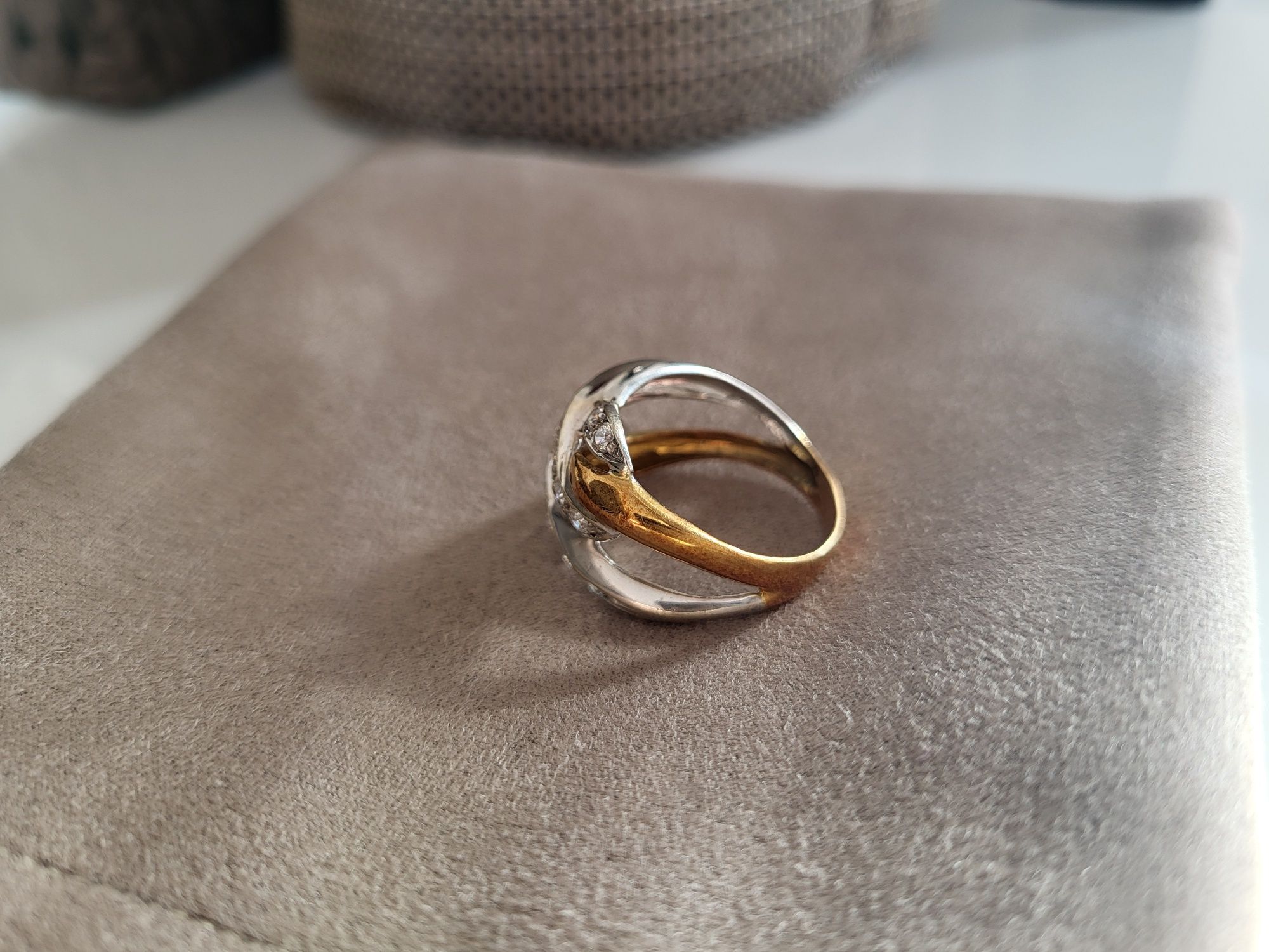 Перстень, р. 18- 18.5 золото 750°