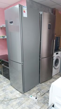 Холодильник двухкамерный LIEBHERR CBNes 3956 германия