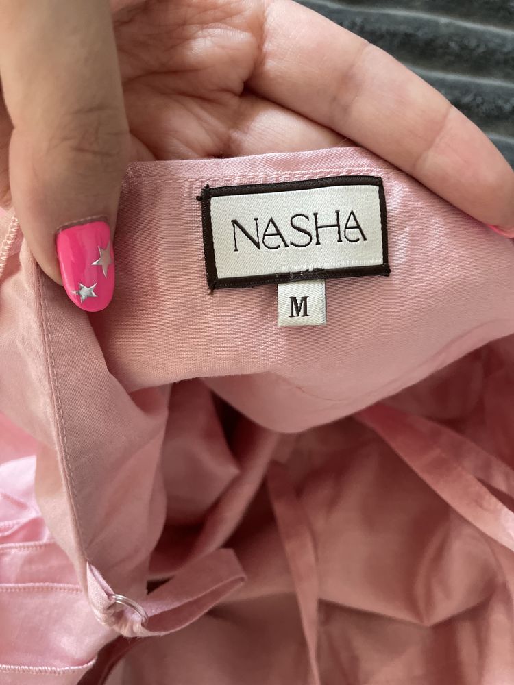 Рожева сукня з рюшами бренд Nasha