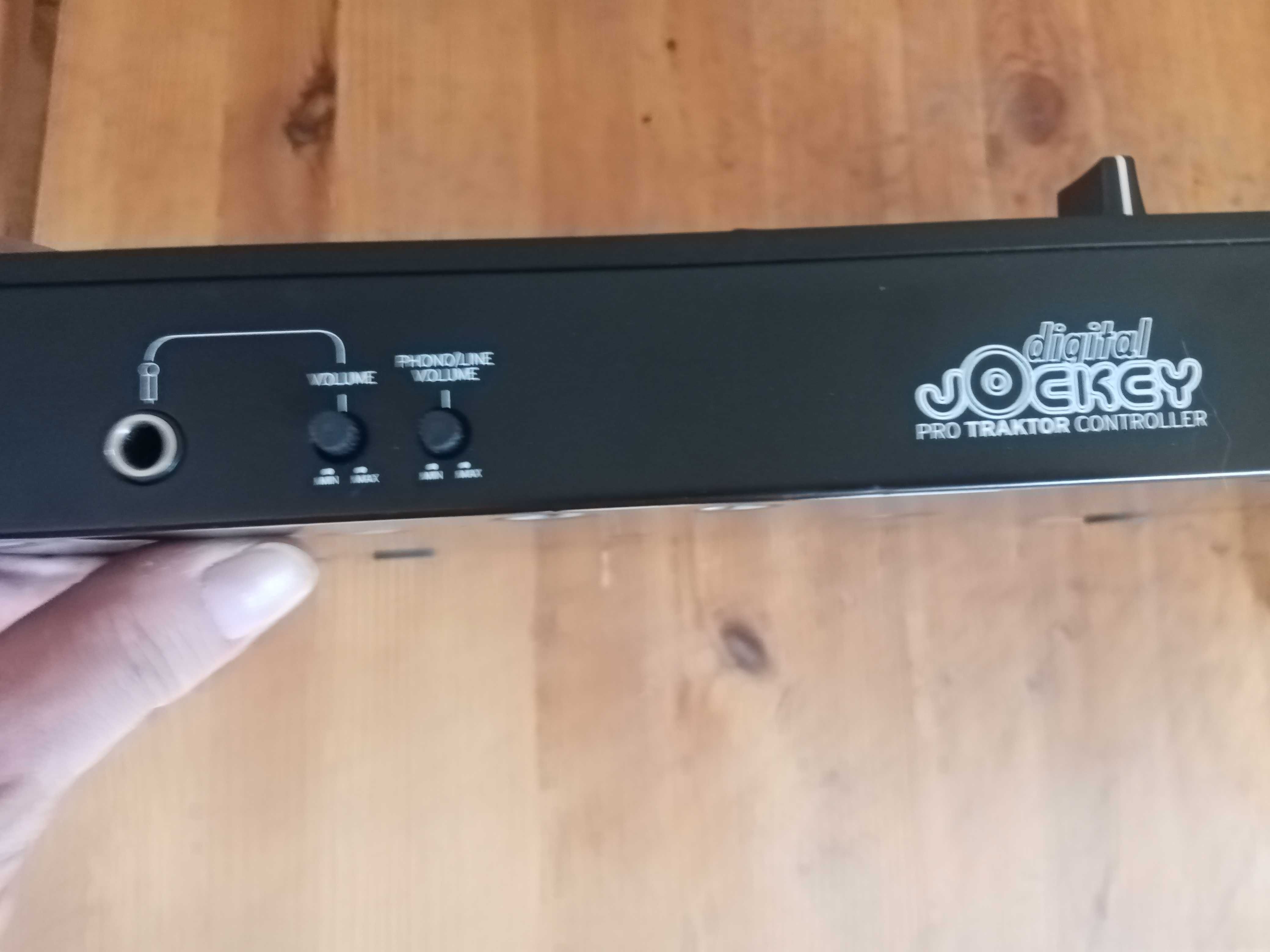 KONSOLA RELOOP DIGITAL JOCKEY Pro Traktor Controller Edition 2