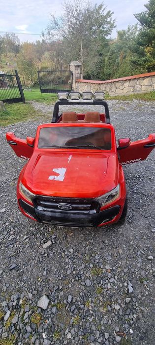 Samochodzik elektryczny Ford ranger