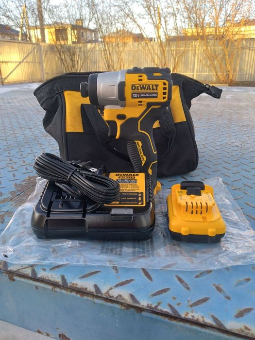 Імпакт девольт 12v.