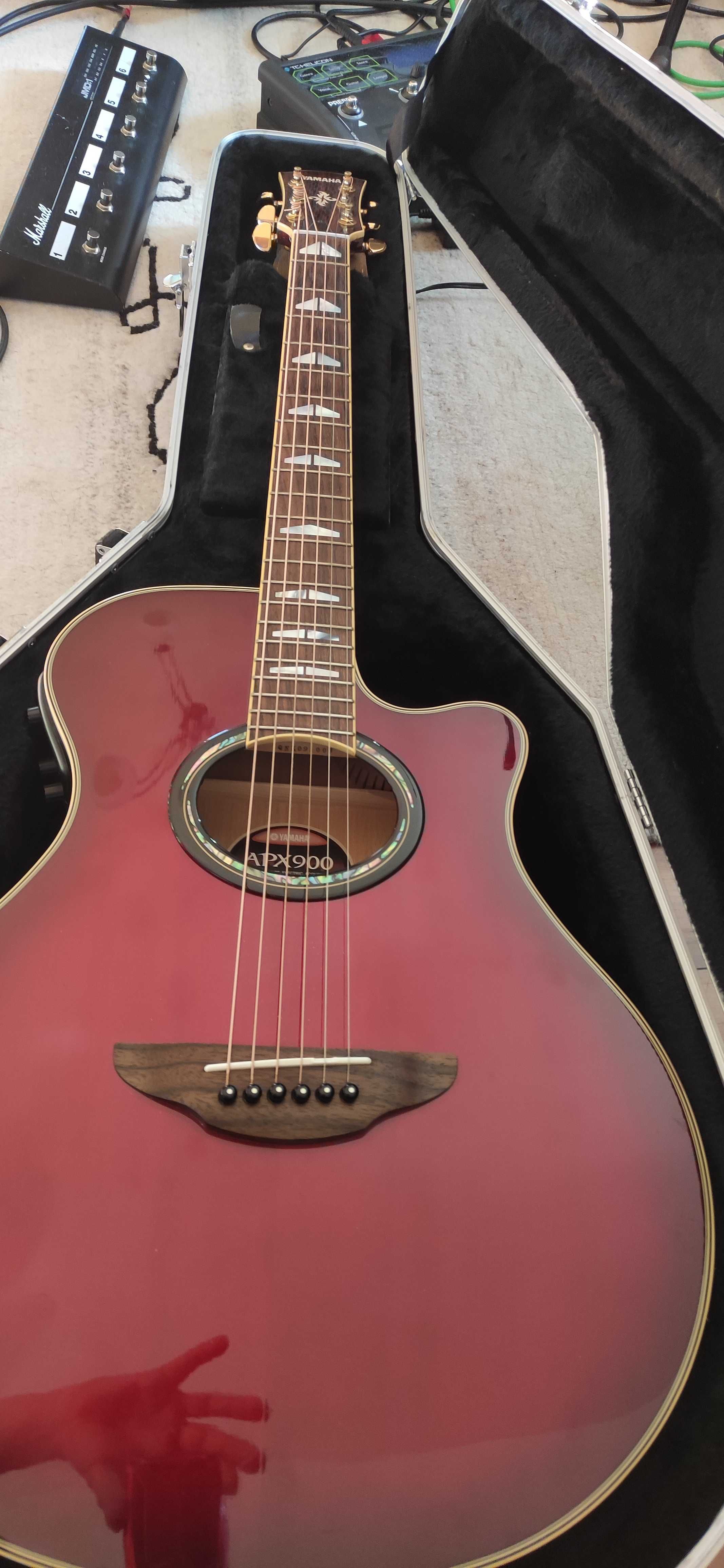 Gitara elektroakustyczna YAMAHA APX-900 CRB + GATOR (twardy futerał)