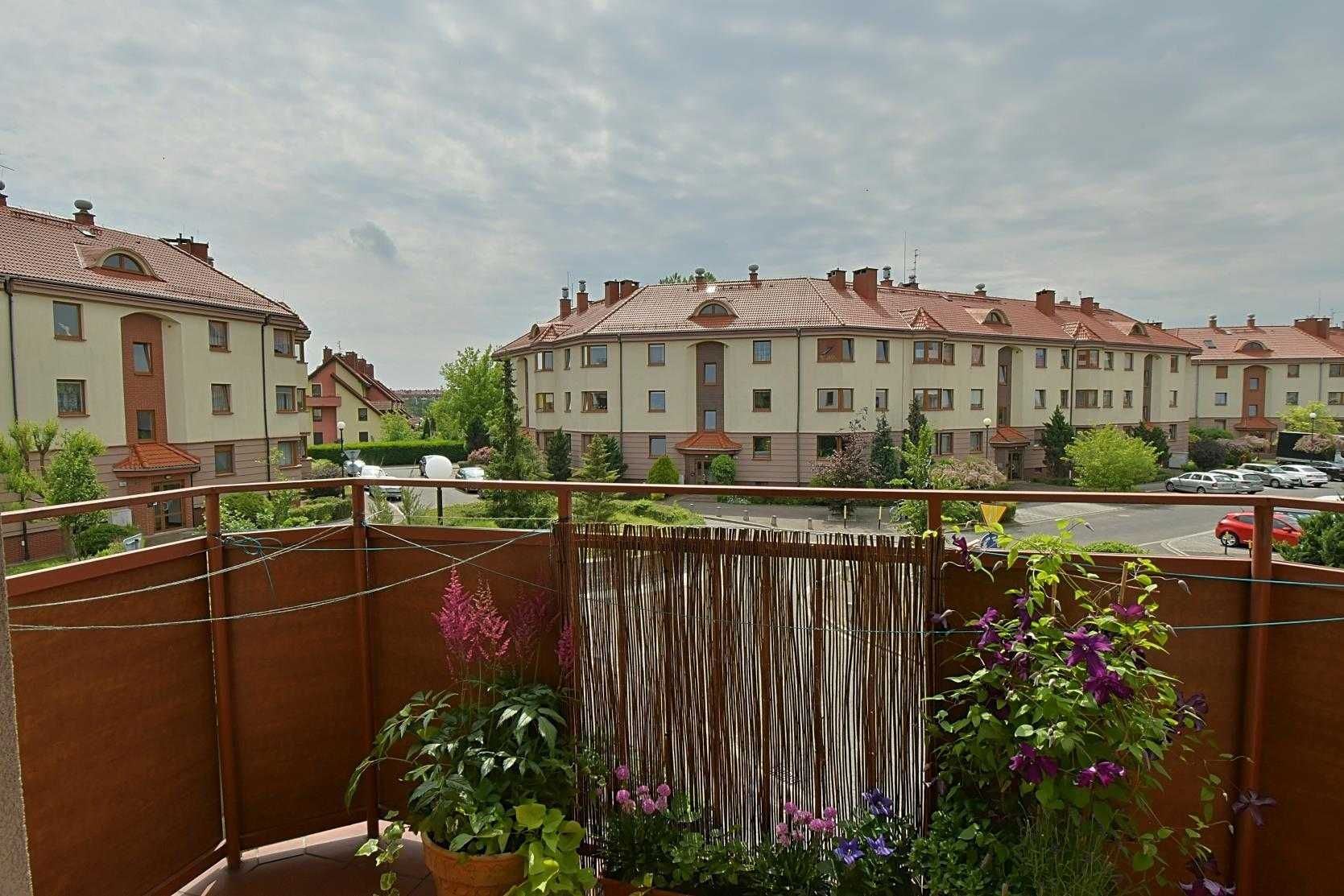 2 pokoje z balkonem, zielone Partynice