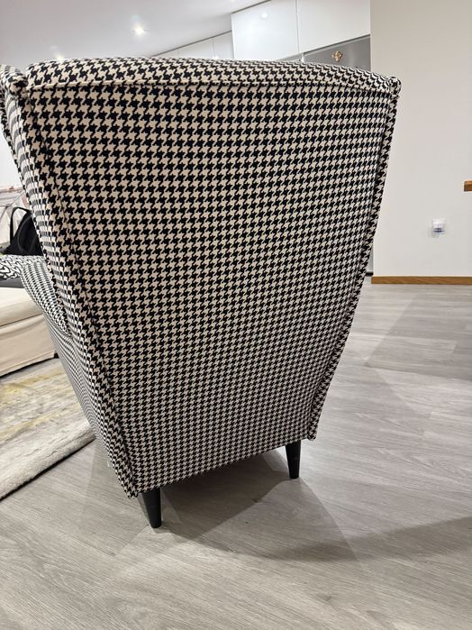 Poltrona, Vibberbo preto/bege