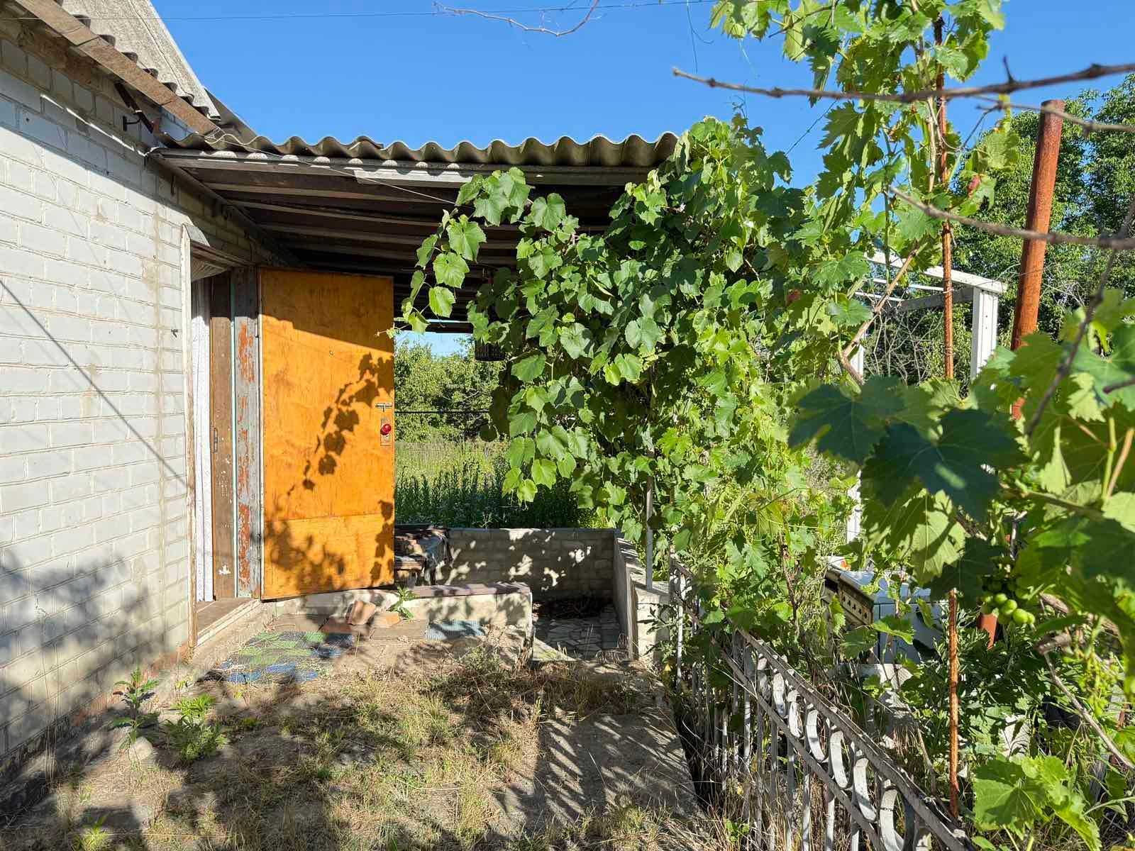 Продам дачу в  с. Сурсько-Литовське 20 км до центру Дніпра.