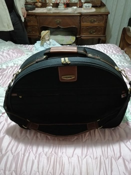 Mala de viagem espaçosa