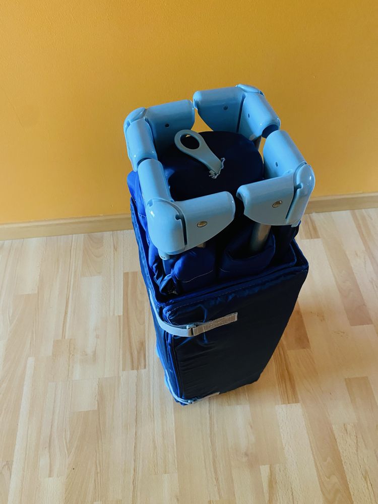 Cama viagem zippy Azul (usada 2 vezes) como nova.