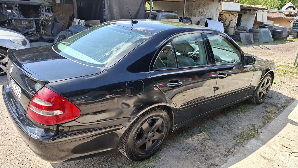 Witam sprzedam Mercedesa w211 2.2cdi 150 koni