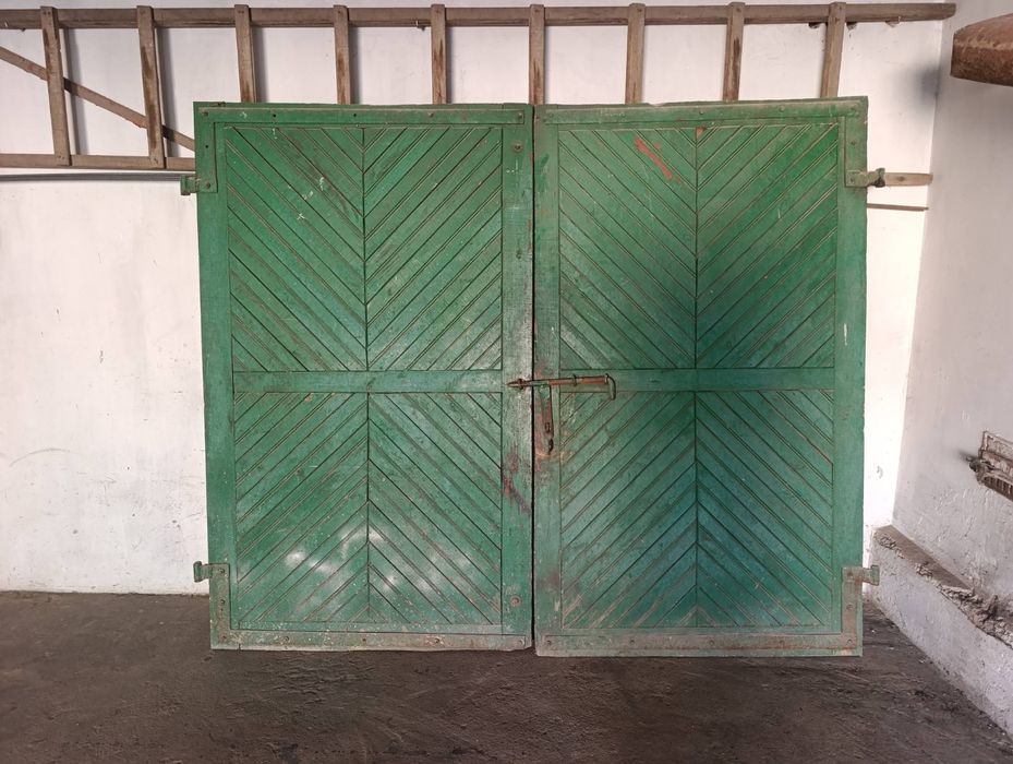 Продам Ворота в гараж