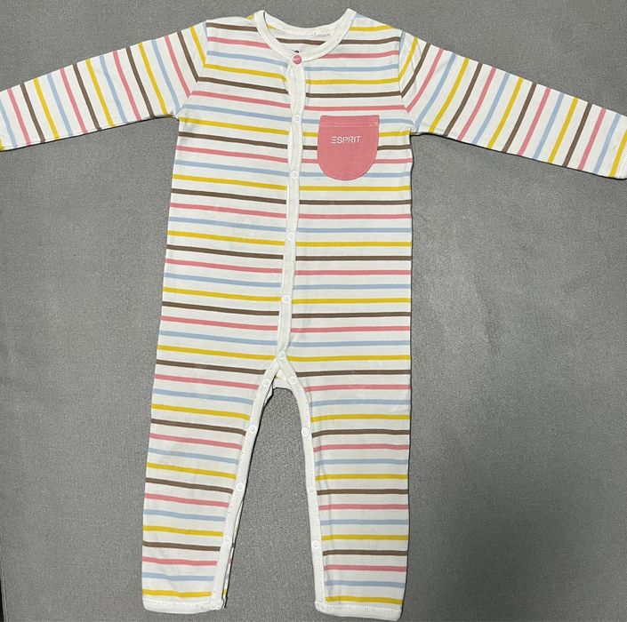 Pajacyk śpiochy w paski Esprit rozmiar 74