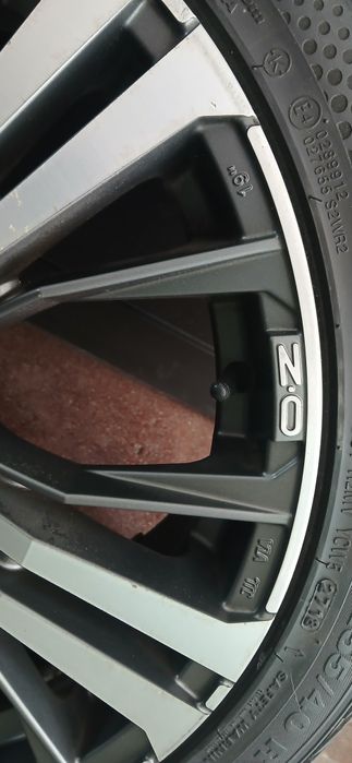 Felgi O.Z Racing cortina 19 cali Opony zimowe Kumho  proste  5x112