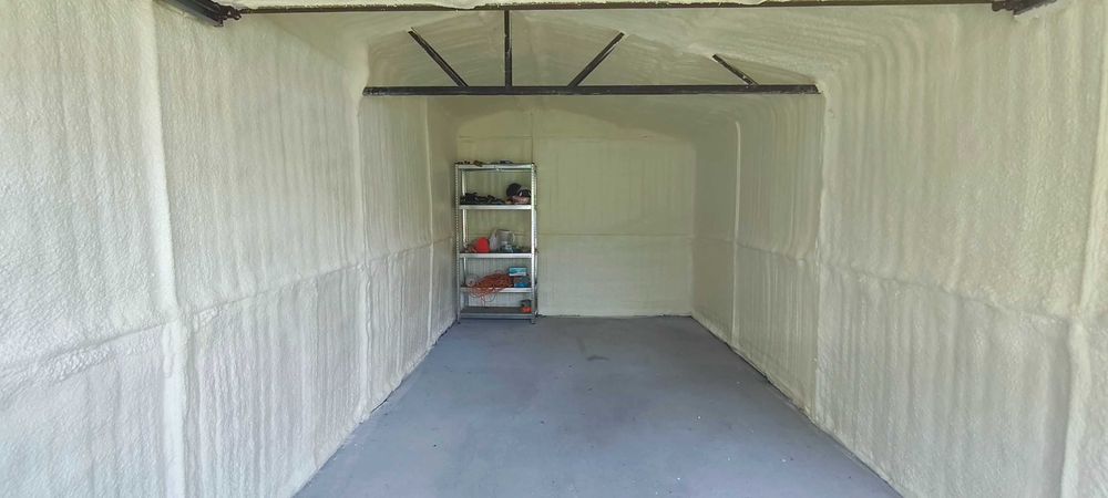 Izolacje natryskowe pianą PUR - ocieplanie domu, poddasza, hal, garaży