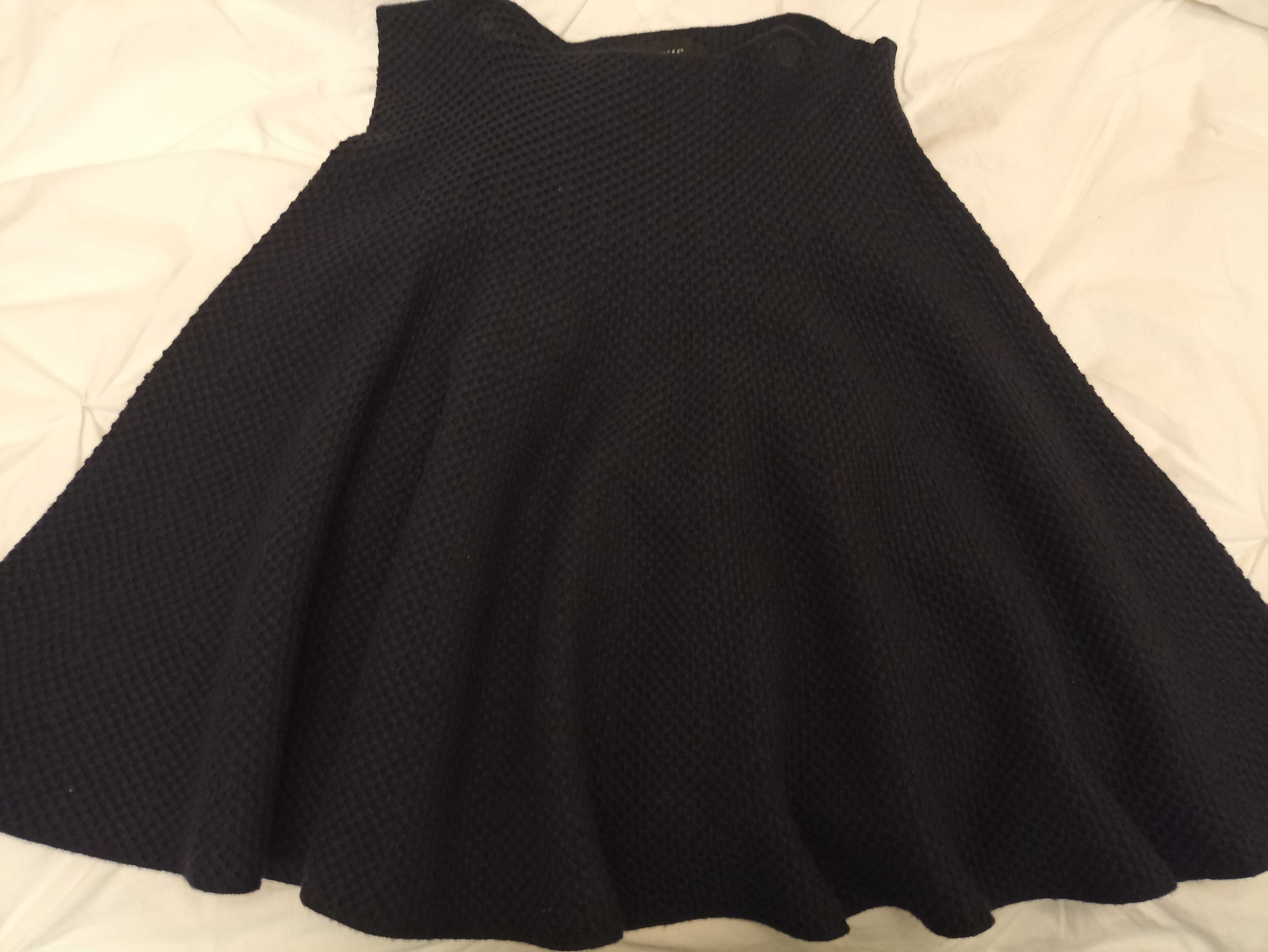 Conjunto de 3 mini saias e saia calção por 10 euros, novas!