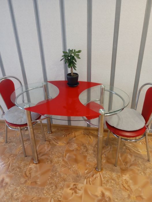 Кухонний комплект для кухні Бровари 
Скляний