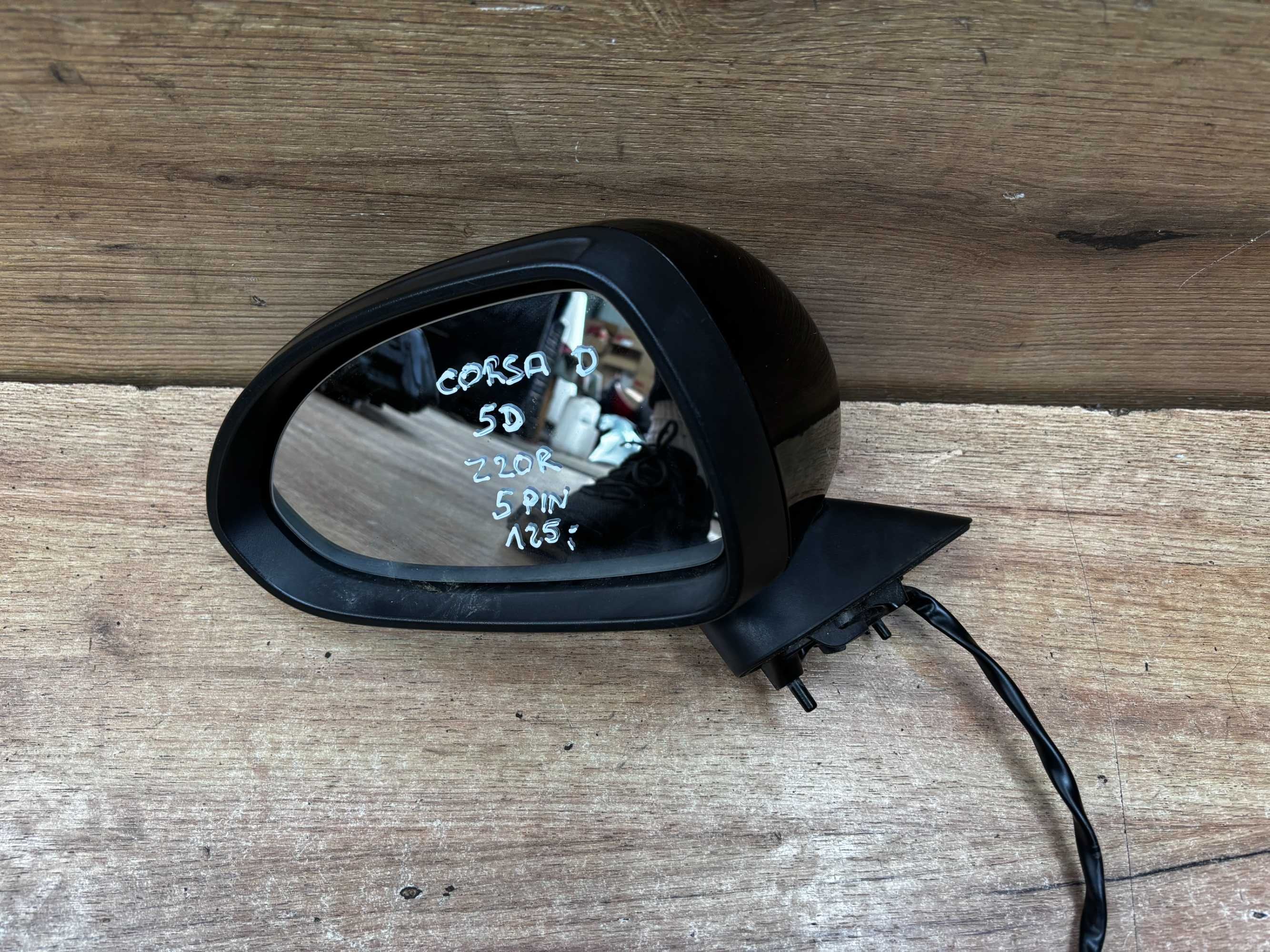 Lusterko boczne lewe Opel Corsa D kolor z20r