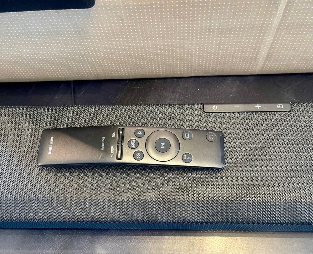 Soundbar Samsung Model HW-Q700A
