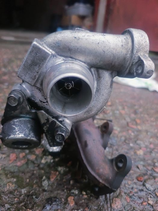 Турбіна з колектором і геометрією в зборі