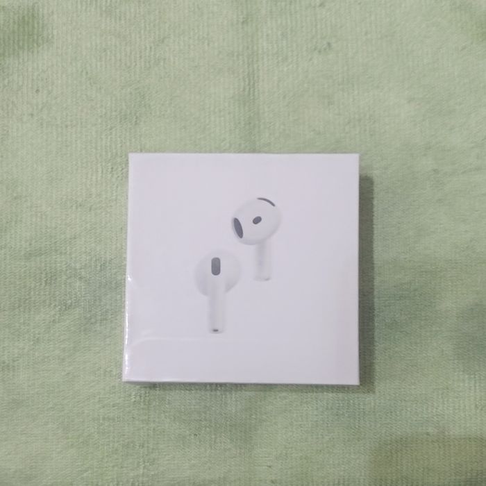 AirPods 4 com Cancelamento Ativo de Ruído – Novos, Selados