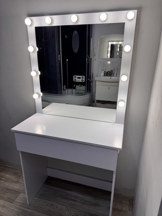 Макіяжний стіл | Гримерний стіл з підсвіткою
