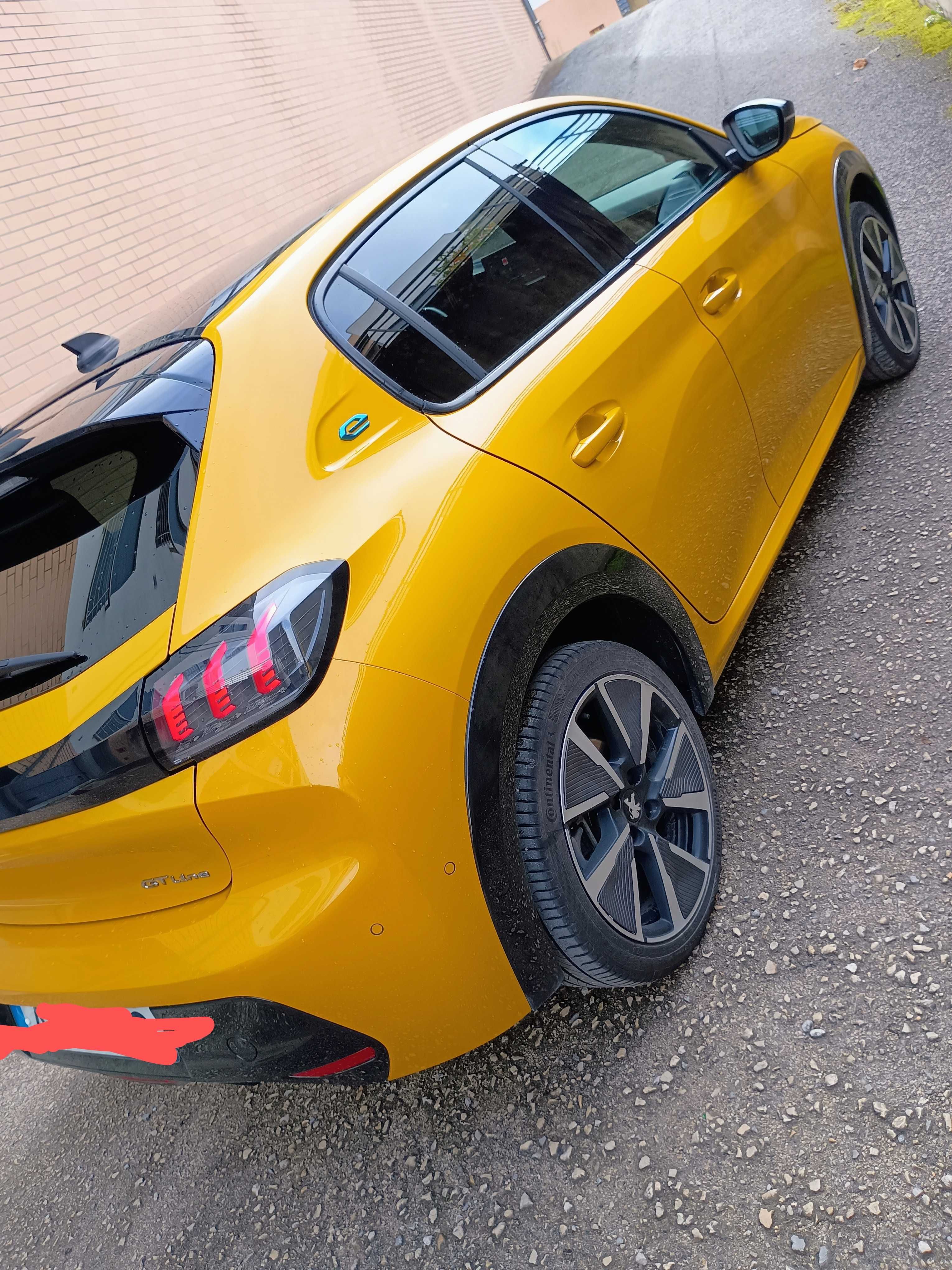 Peugeot e-208 em óptimo estado