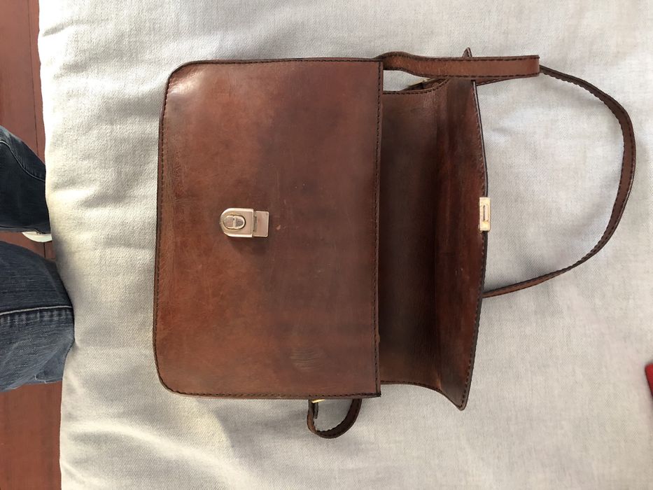 Mala em Pele a tiracolo