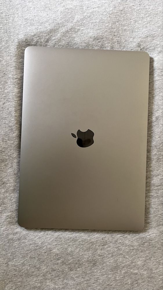 MacBook Pro 13” (2019) - i5, 16GB RAM, 256GB SSD