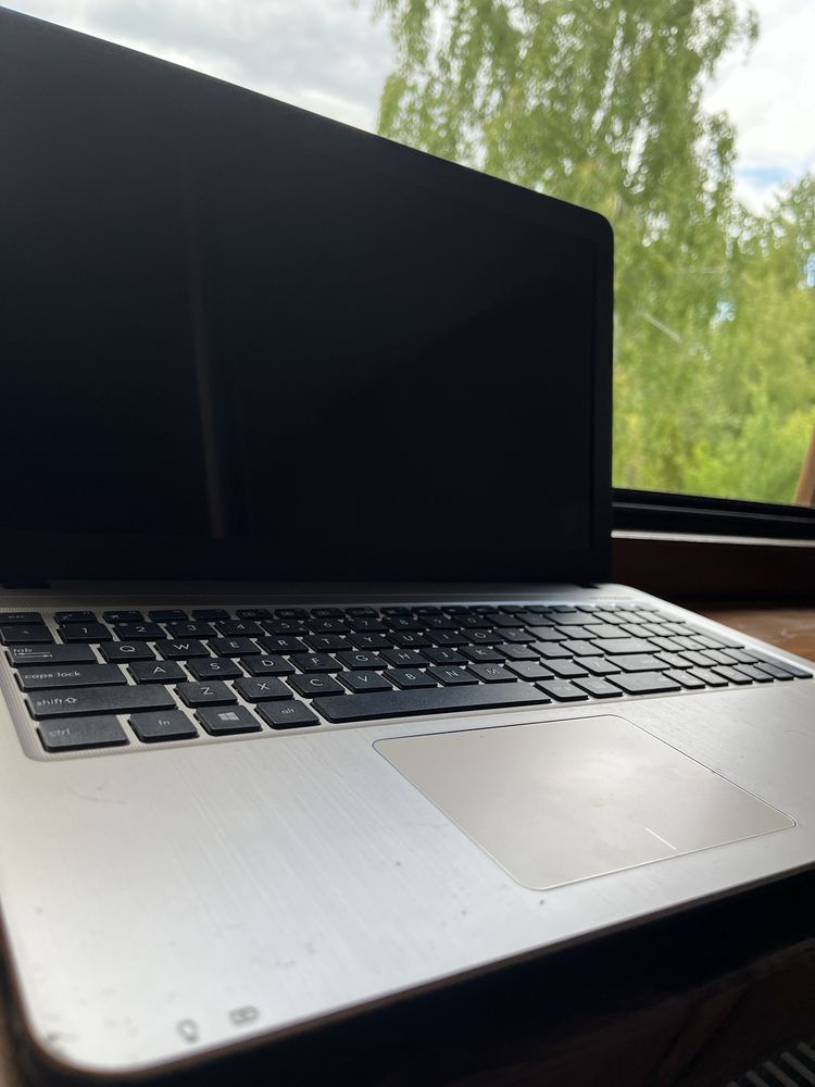Laptop asus biurowy