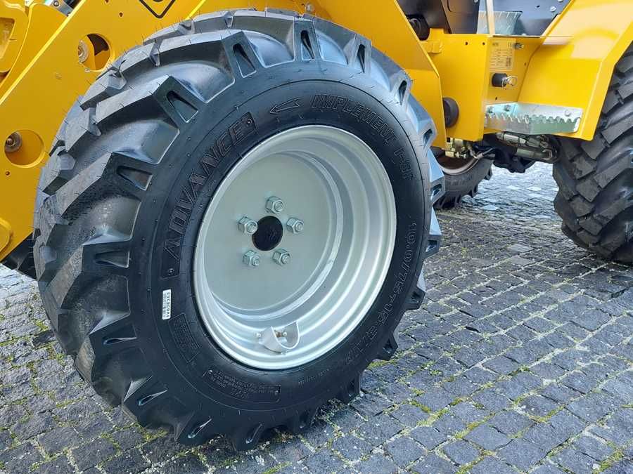 Miniładowarka kołowa rolnicza Gunstig 909 silnik Yanmar 900kg 4WD