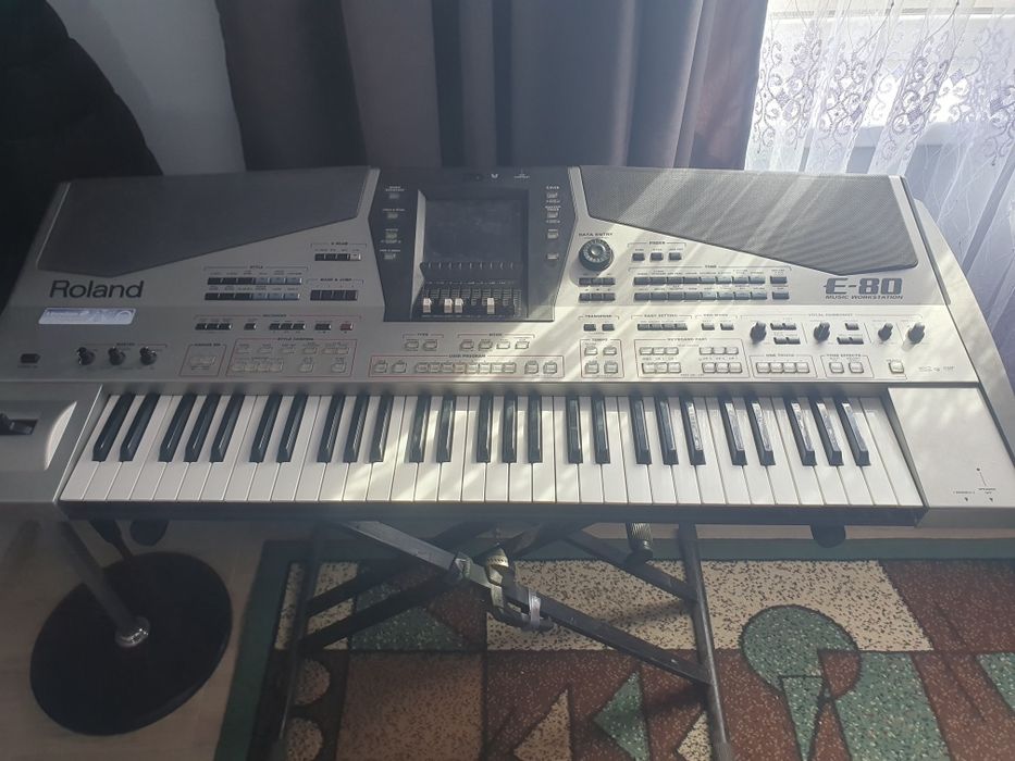 Продам Roland E80 Робоча станція