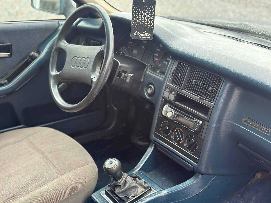 AUDI 80 1989 рік 1.8 бензин