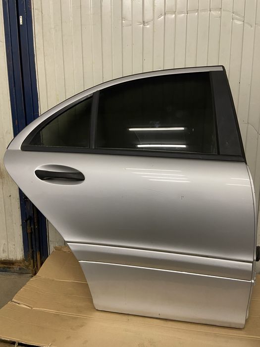 Drzwi prawy tył prawe tylne mercedes 744 c klasa w203 sedan